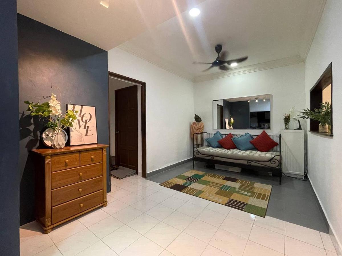 Homestay Laman Nuri, Kota Damansara Petaling Jaya Exterior foto